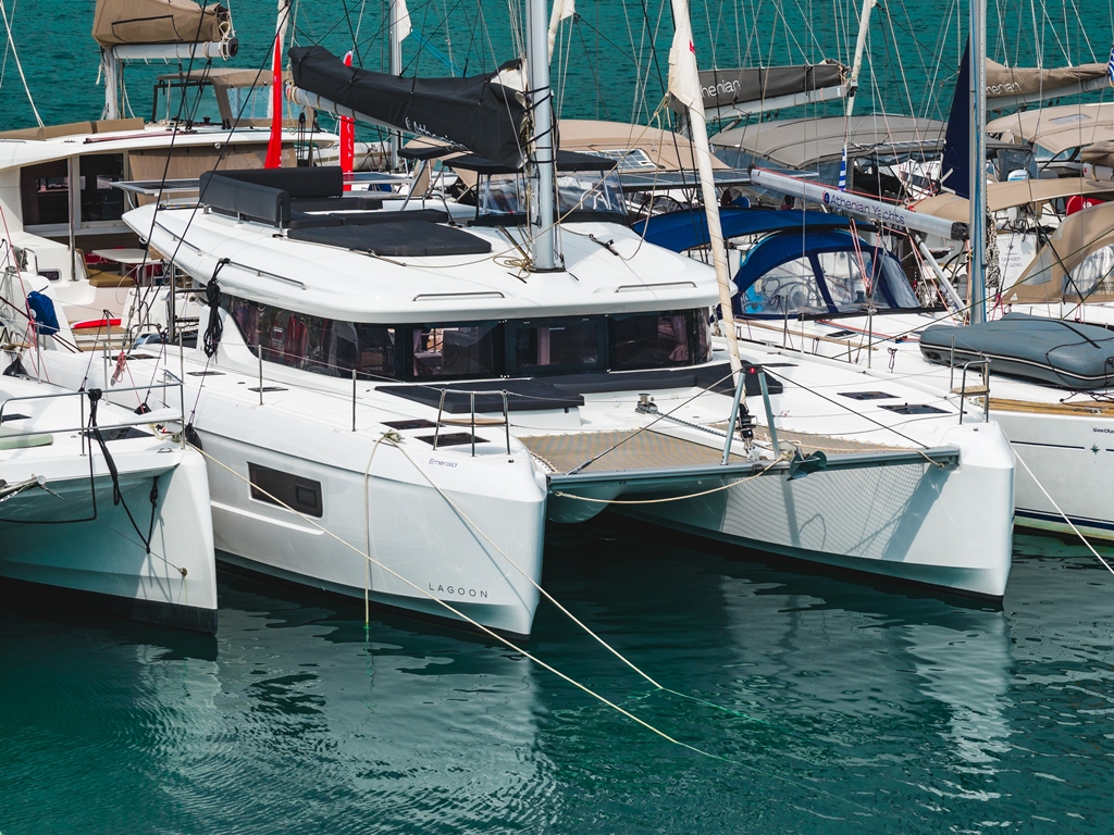 Yacht image 10