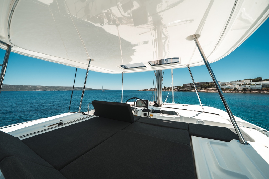 Yacht image 15