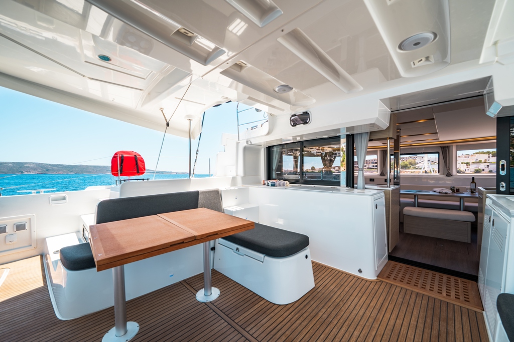 Yacht image 6