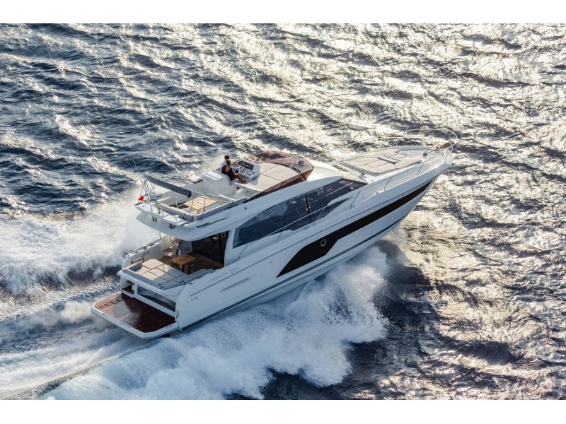 照片 Prestige 590 Fly 1