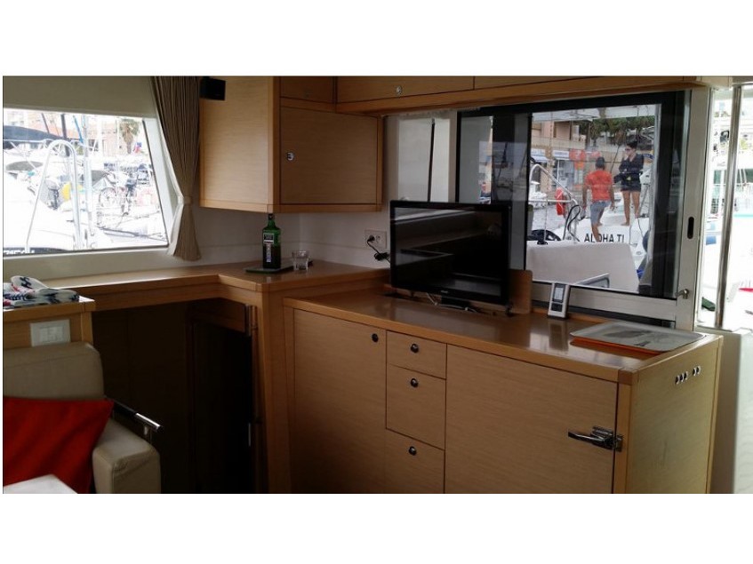 photo Lagoon 450  Flybridge 2