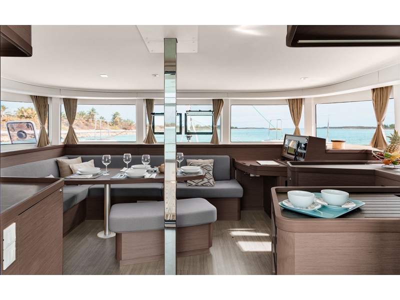Catamaran - Lagoon 42 - 5 Cabins - Built 2018