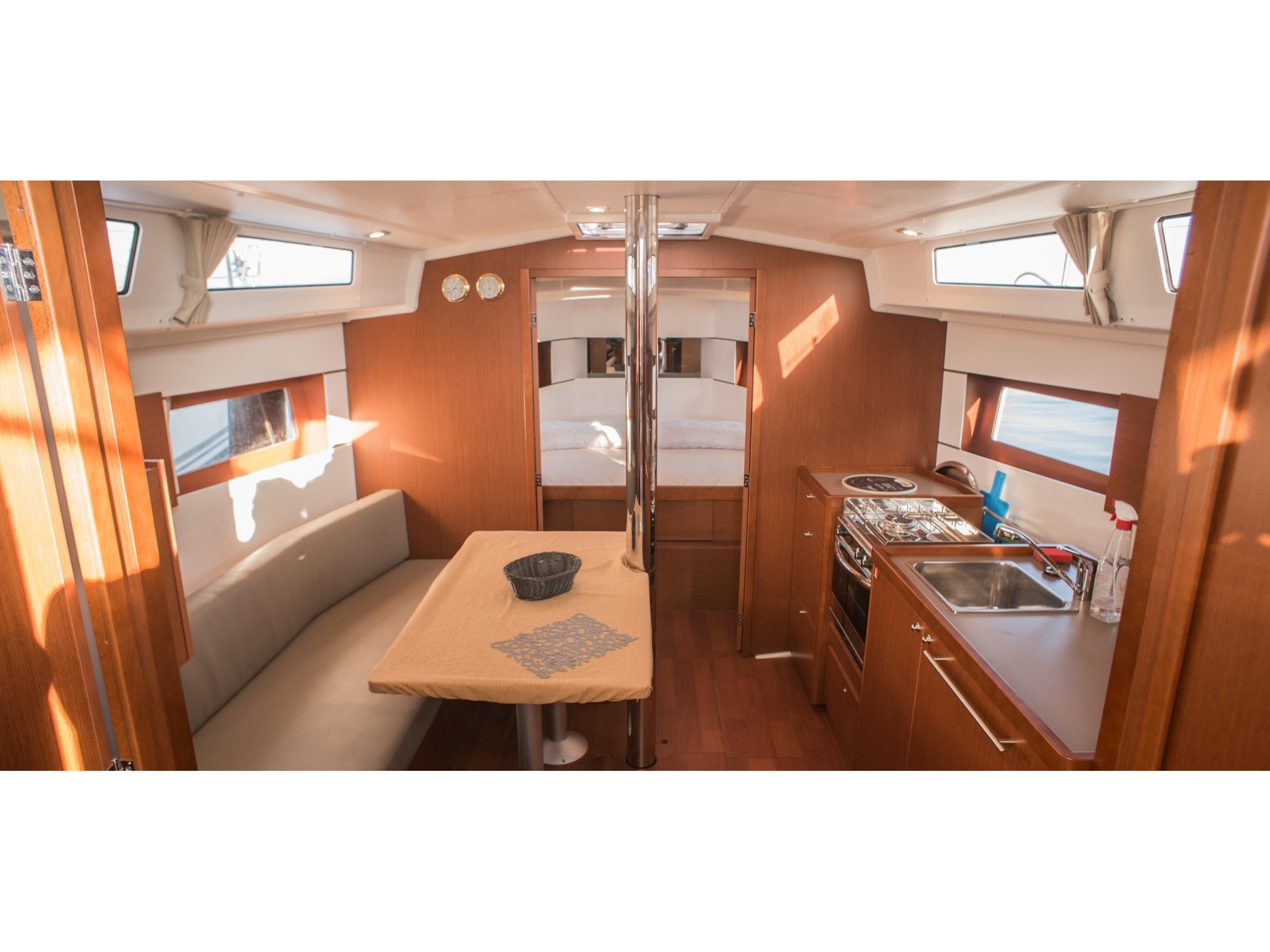 photo Oceanis 38.1 2