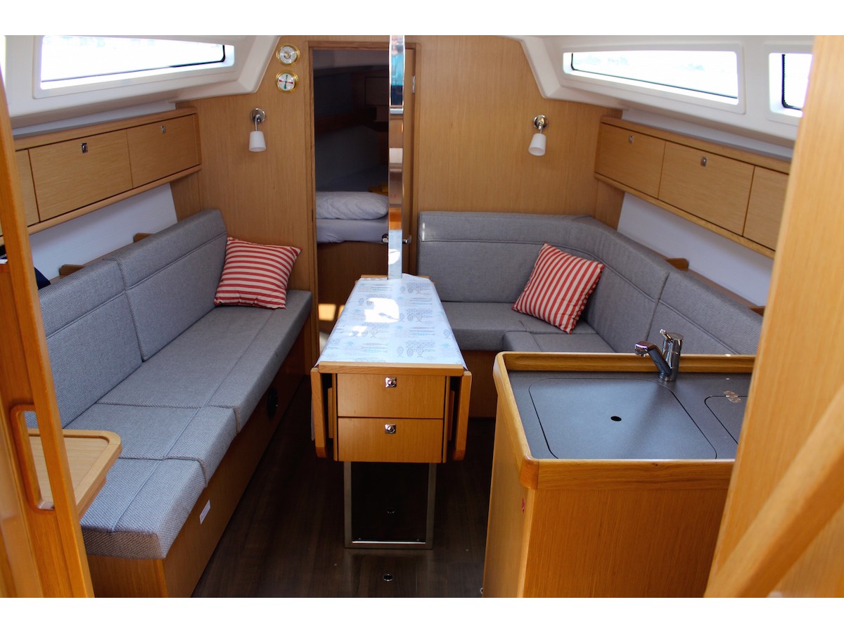 Interior image Why Not 15 / Bavaria 34 Cruiser[G]