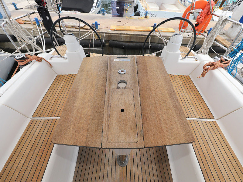 фото Dufour 380 5