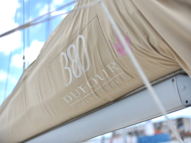 фото Dufour 380 9