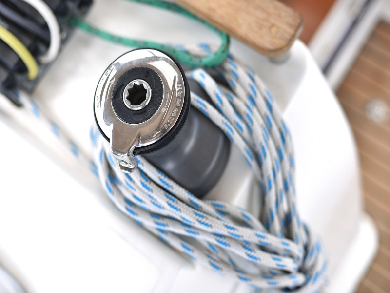 фото Dufour 380 11