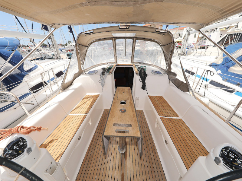 фото Dufour 380 16