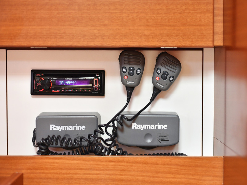 фото Dufour 380 31