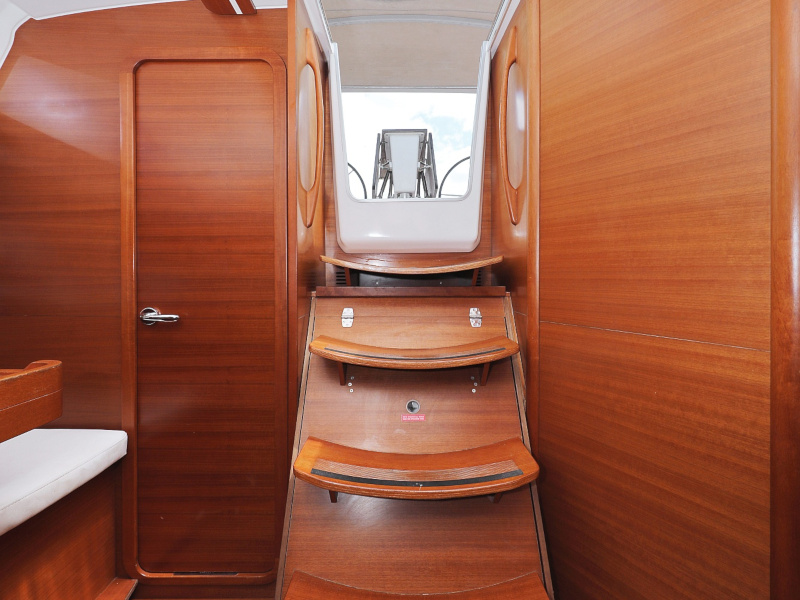 фото Dufour 380 32