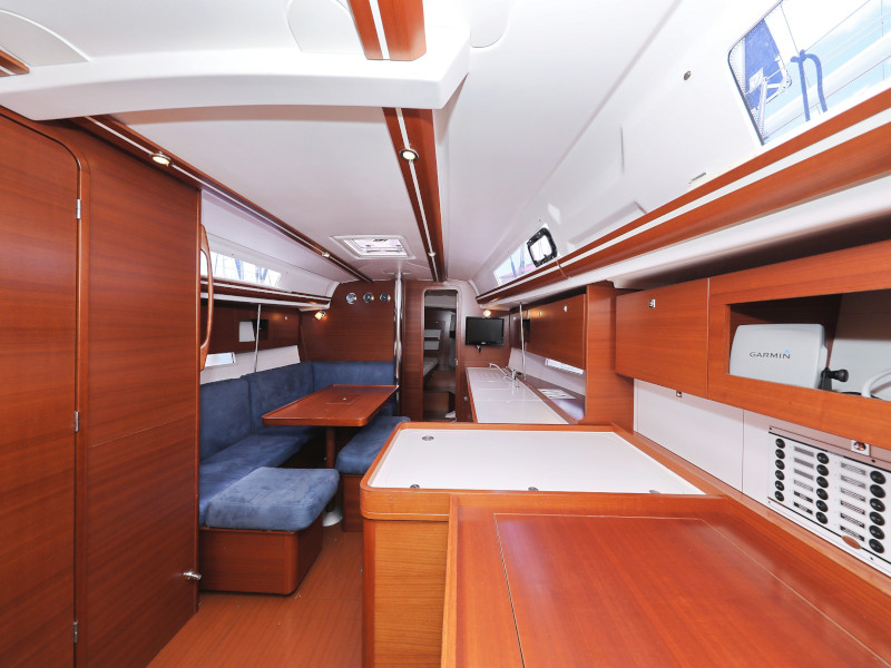 фото Dufour 380 34