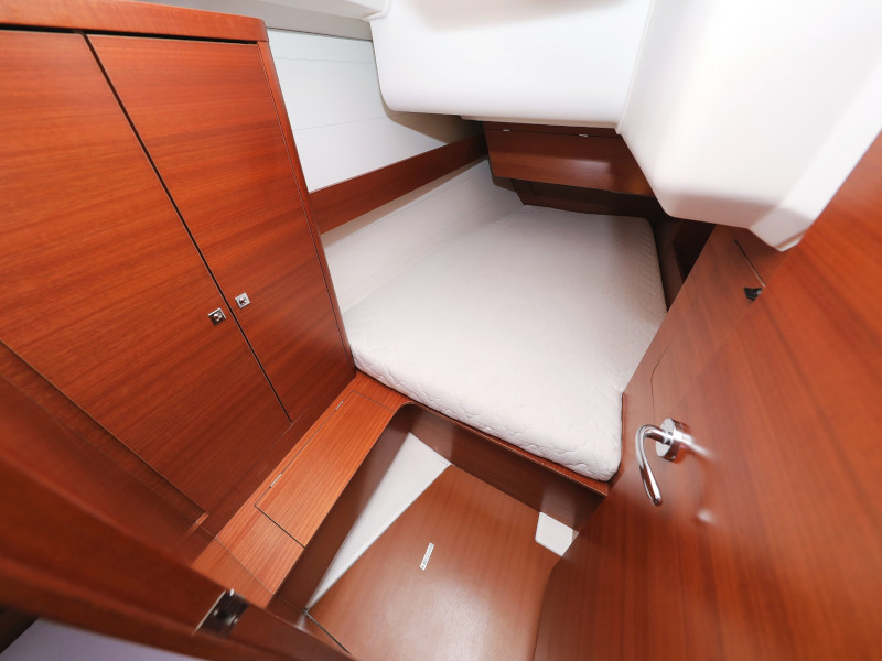 фото Dufour 380 43