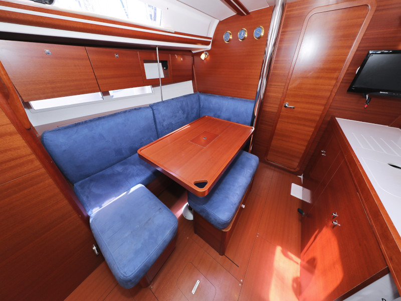 фото Dufour 380 52