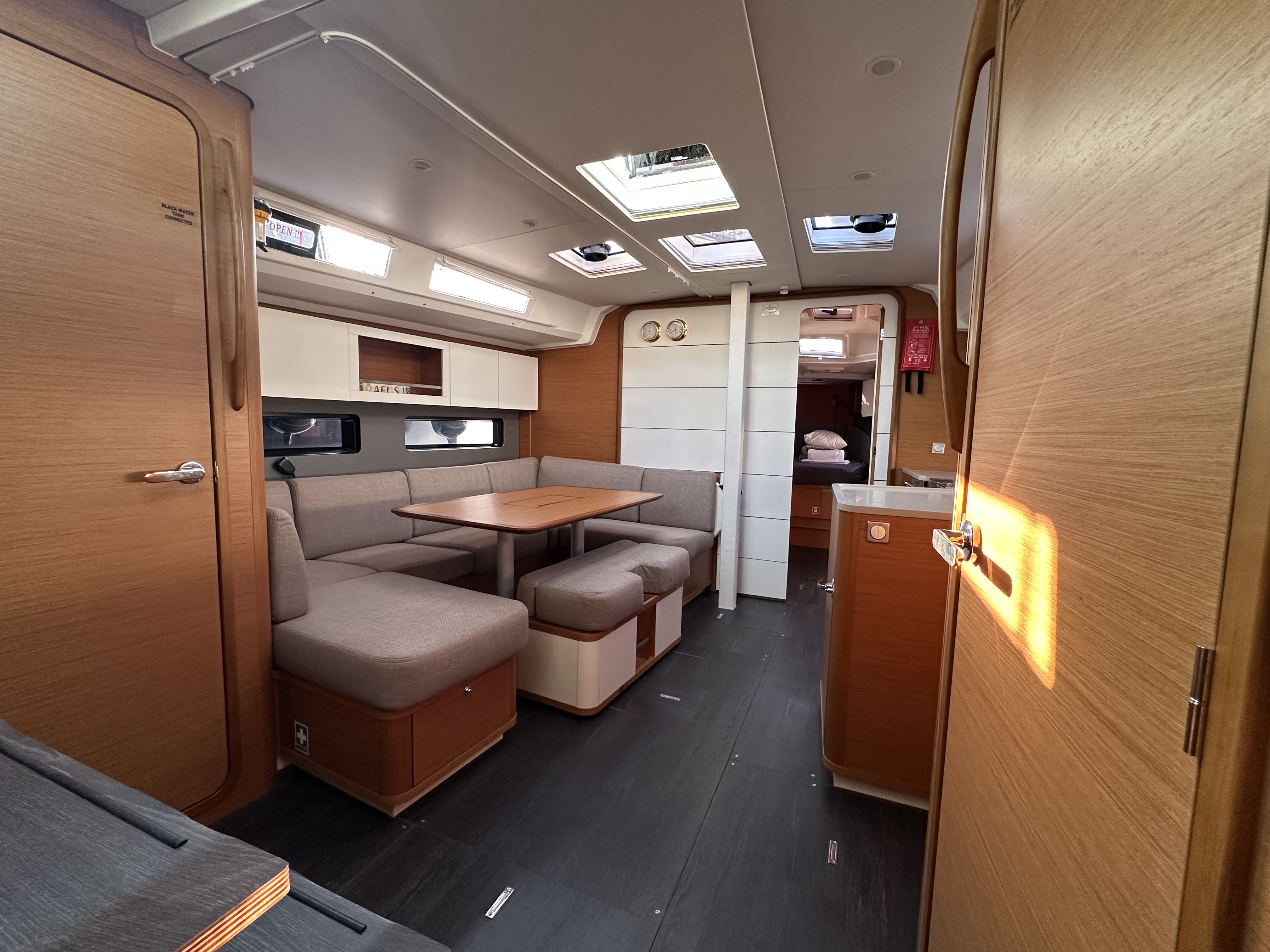 Yacht image 20