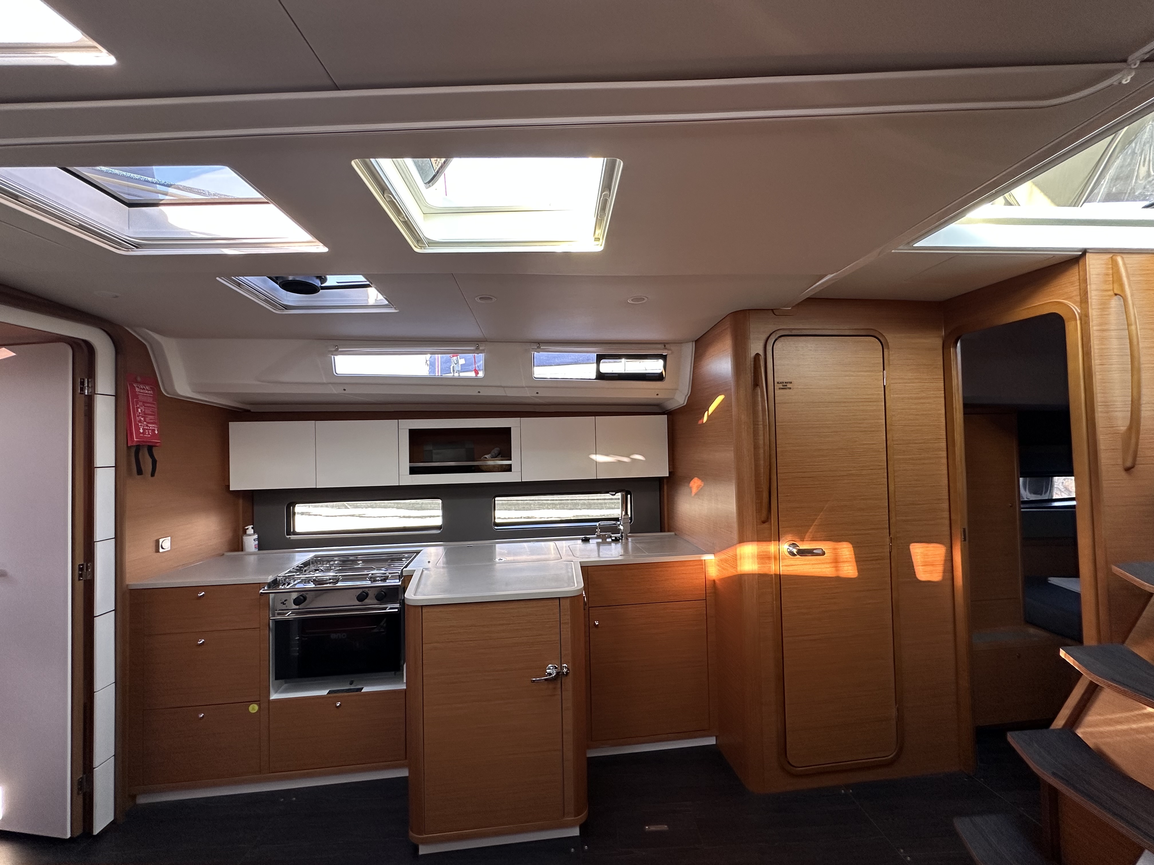 Yacht image 24