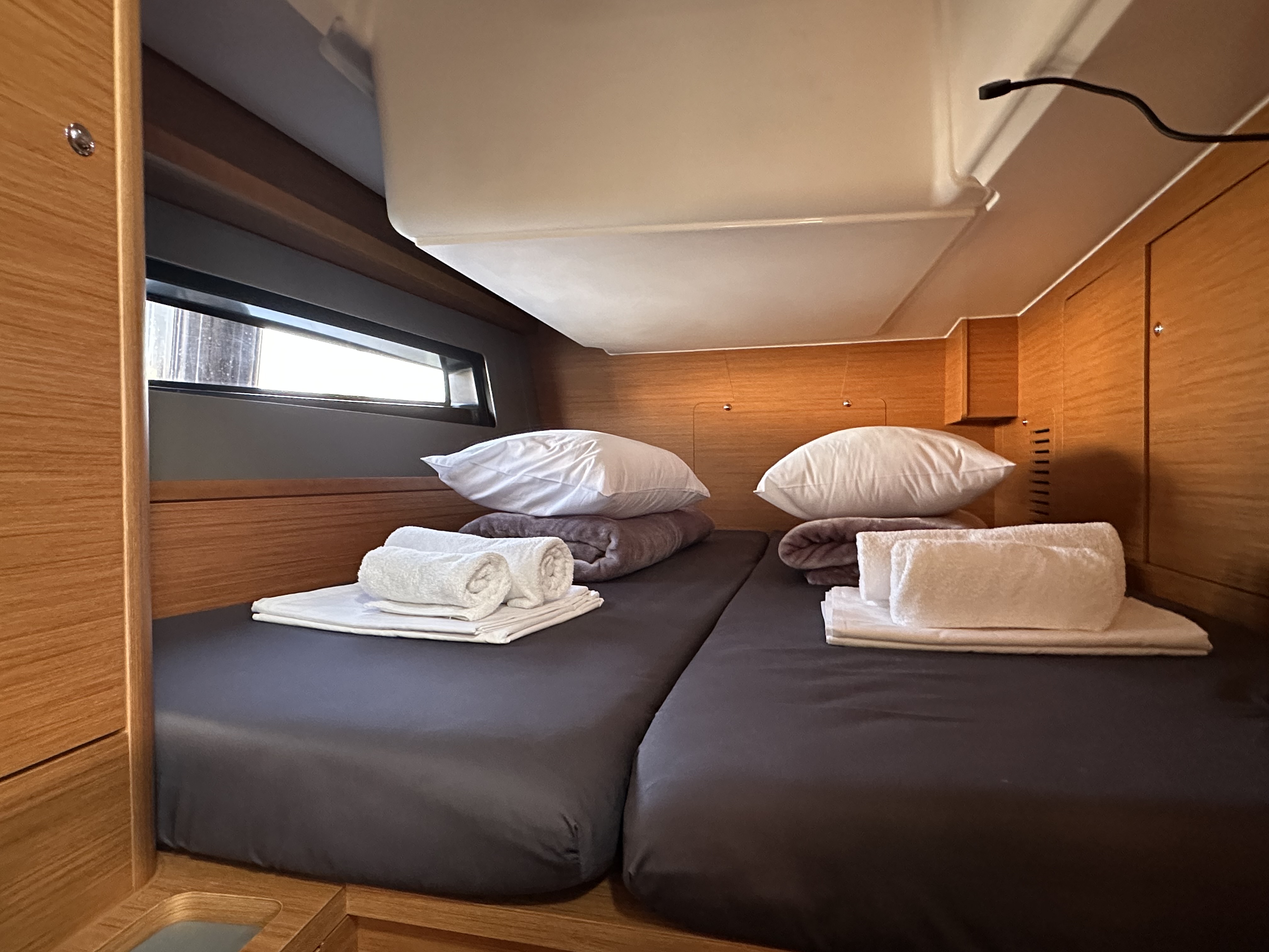 Yacht image 21