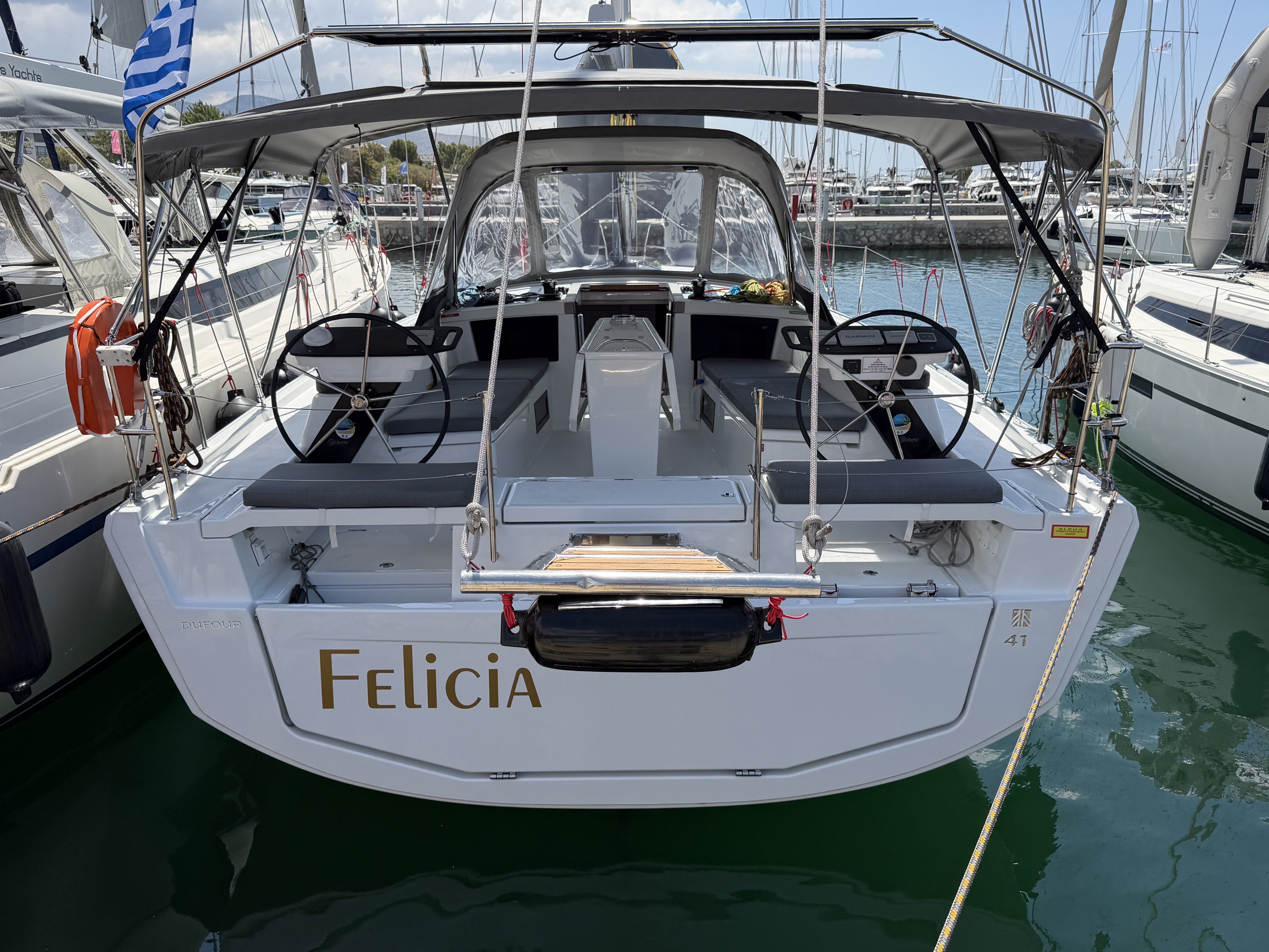 Yacht image 11