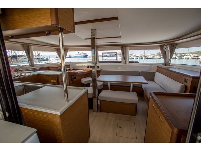 Catamaran - Lagoon 46 - 6 Cabins - Built 2021