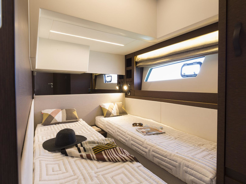 foto Prestige 520 18