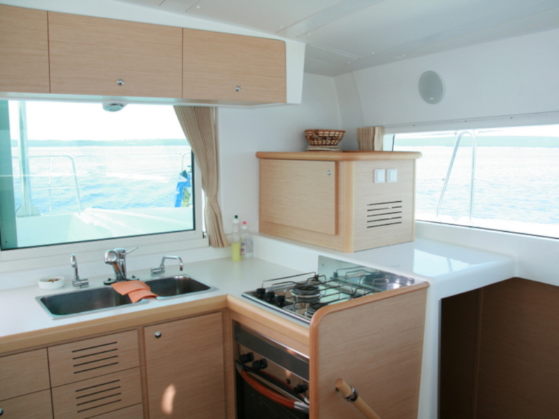 фото Lagoon 420 9