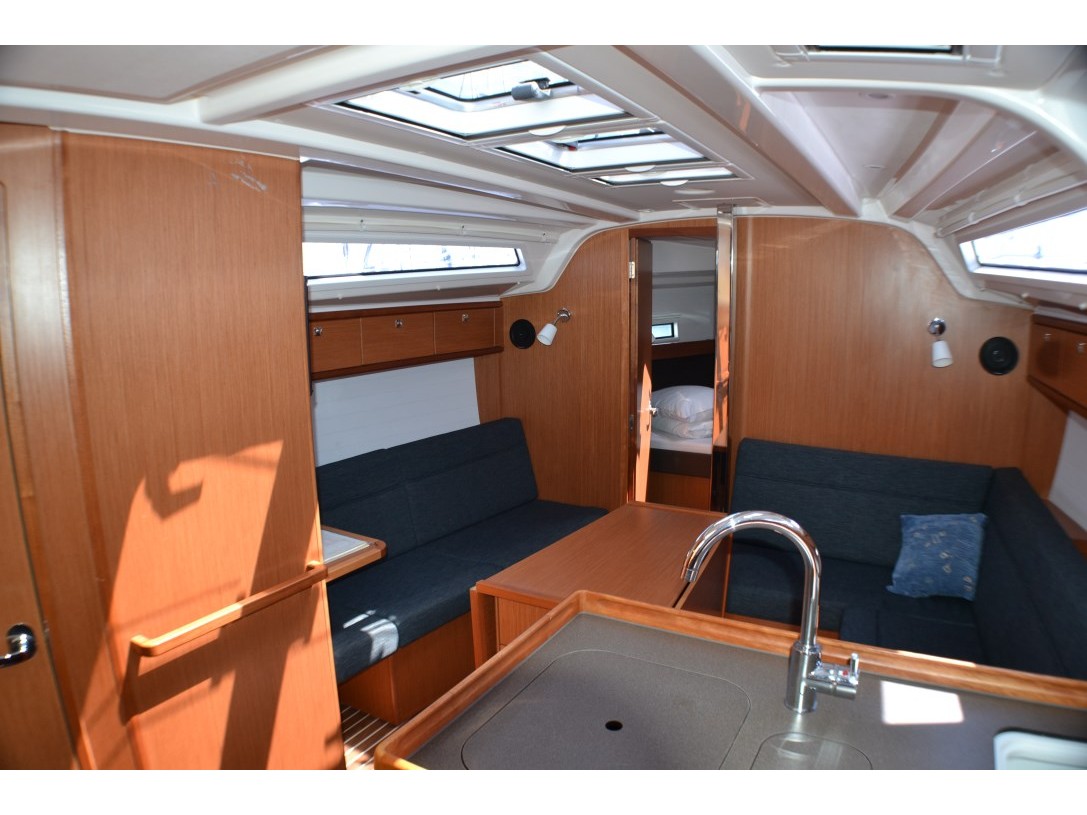 S/Y - Bavaria 37 Cruiser - 3 Cabins - Built 2016