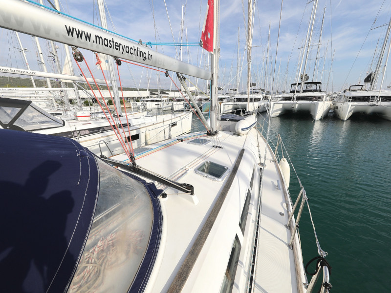 фото Sun Odyssey 45 6