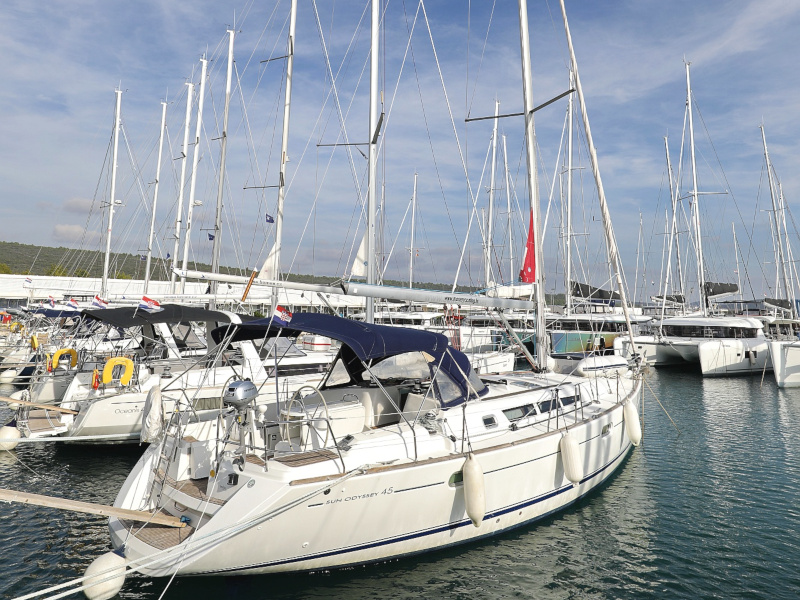 фото Sun Odyssey 45 12