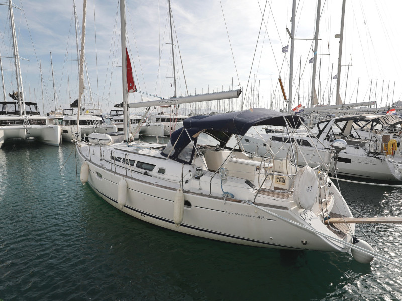 фото Sun Odyssey 45 13