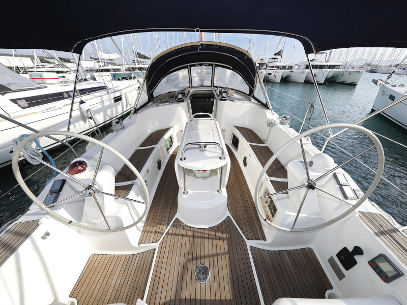 фото Sun Odyssey 45 15