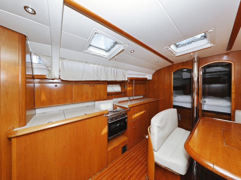 фото Sun Odyssey 45 27