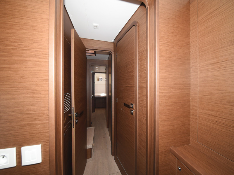 foto Lagoon 450  Flybridge 32