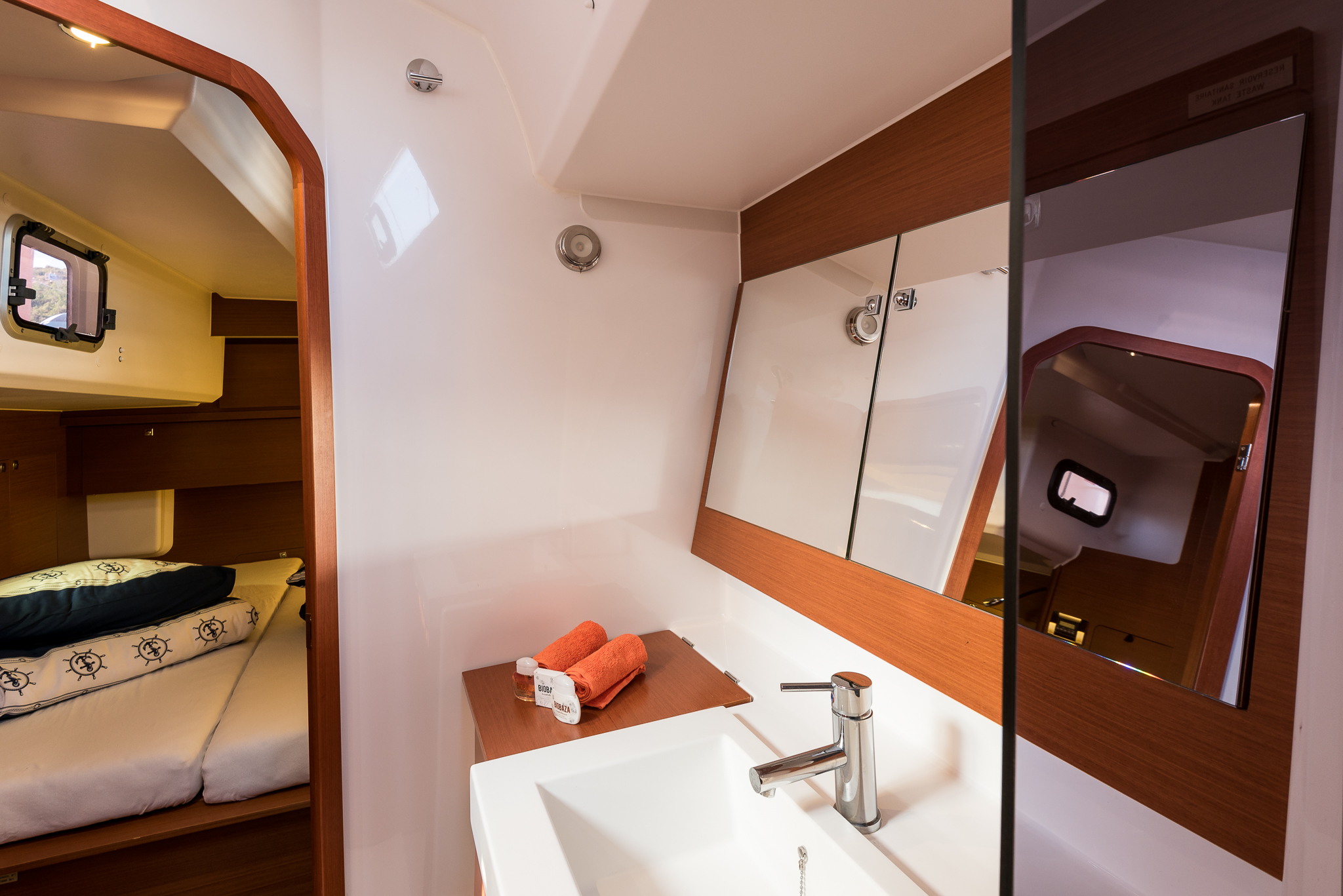 Secondary yacht image