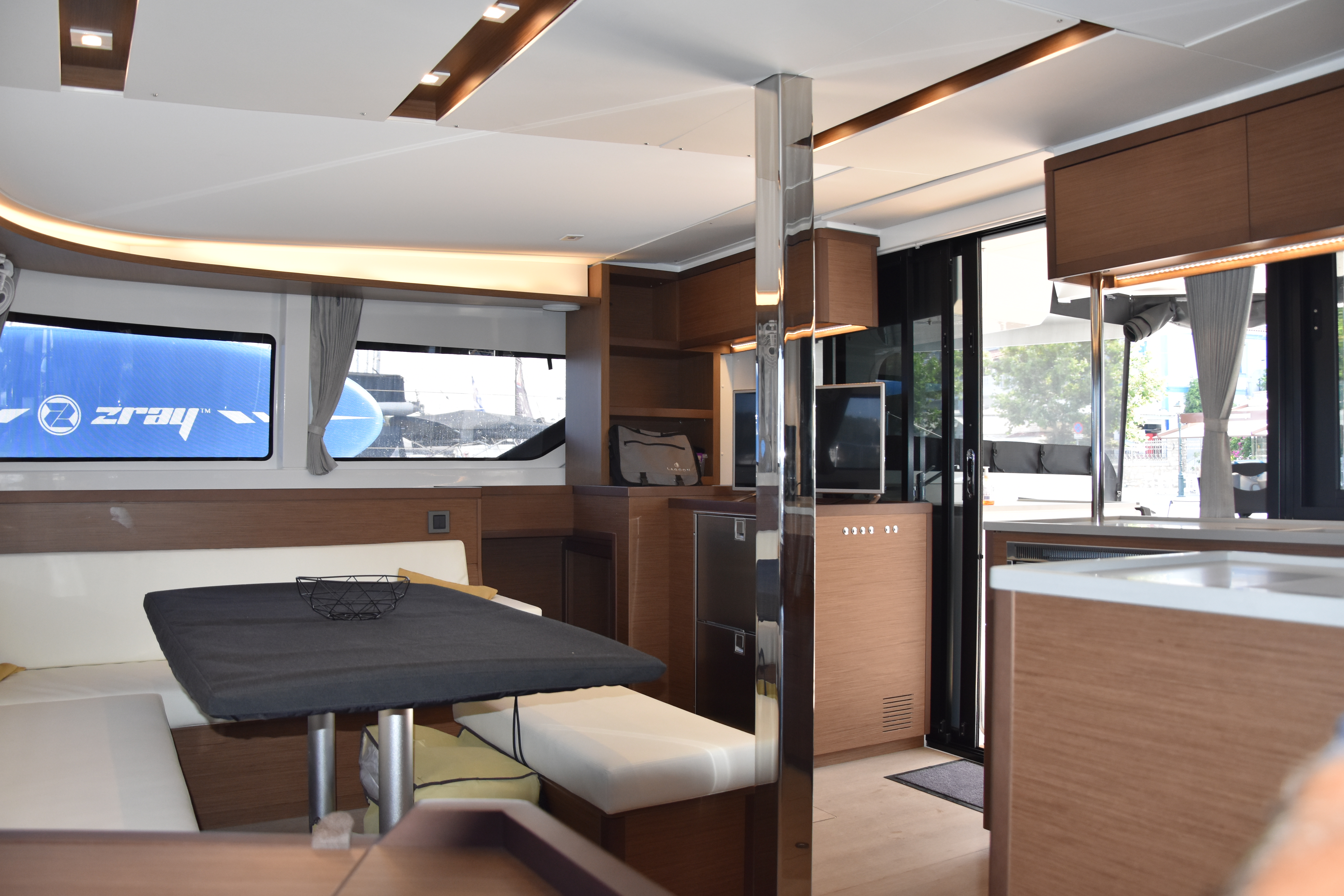 照片 Lagoon 46  11