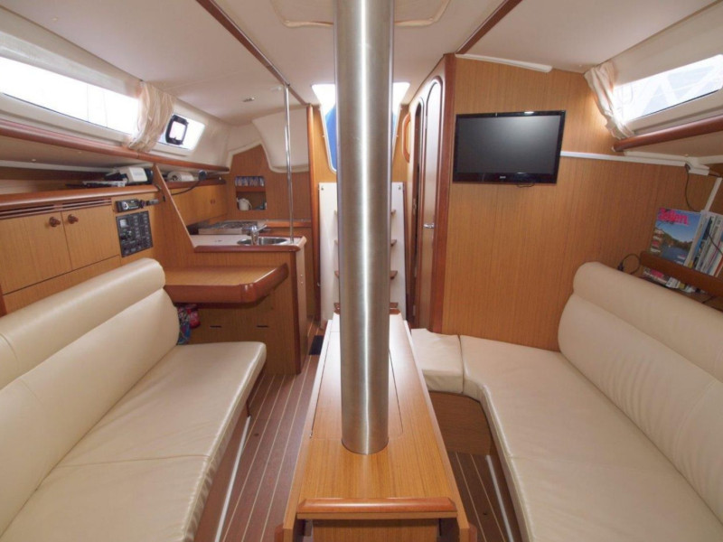 foto Sun Odyssey 32i 4