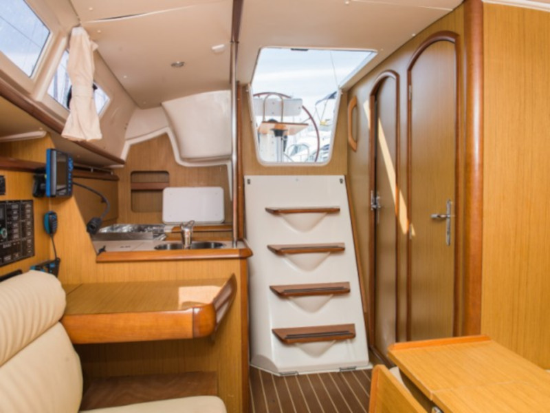 foto Sun Odyssey 32i 6