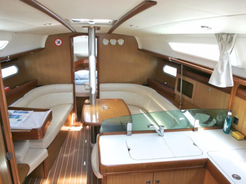 صور Sun Odyssey 36i 16