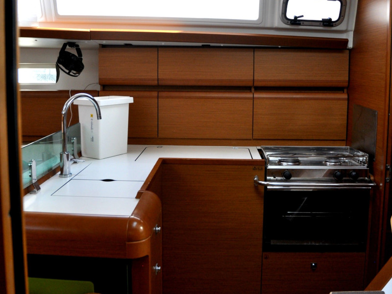 صور Sun Odyssey 419 11