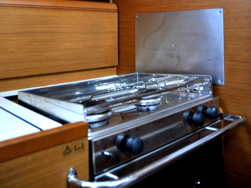 صور Sun Odyssey 419 13