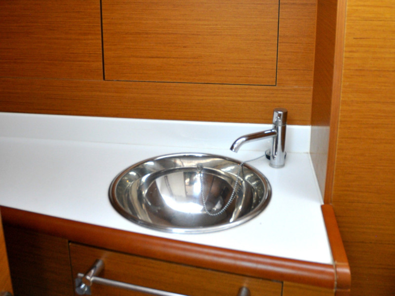 صور Sun Odyssey 419 17