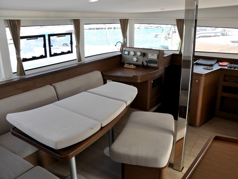 Catamaran - Lagoon 42 - 6 Cabins - Built 2019