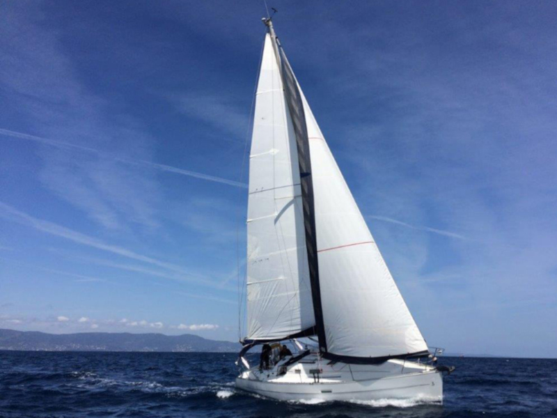 照片 Oceanis 323 2