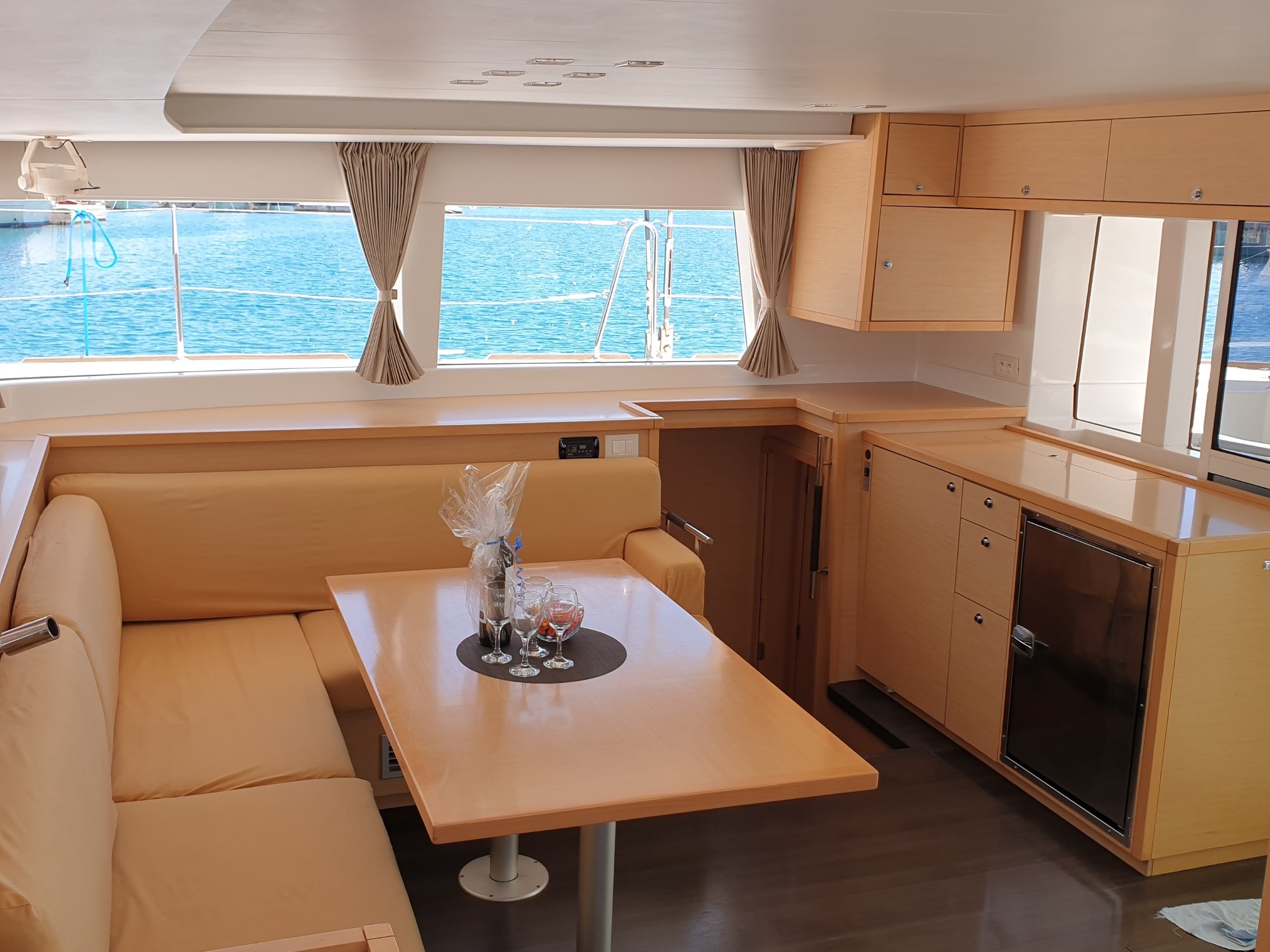 фото Lagoon 450 3