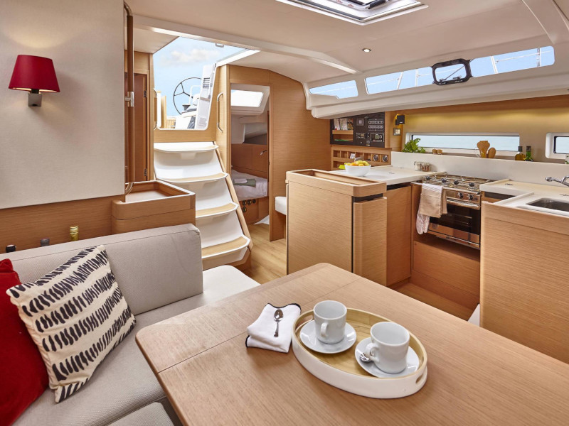 صور Sun Odyssey 440 3