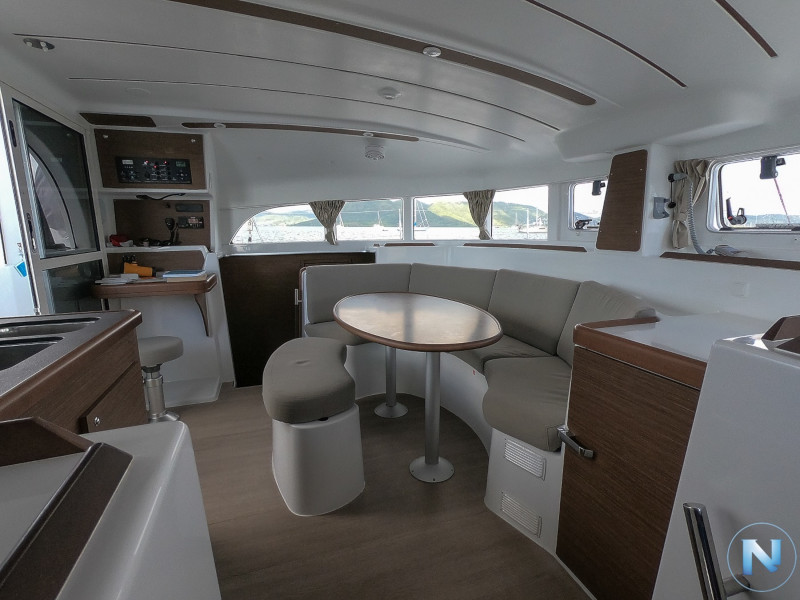 Catamaran - Lagoon 380 S2 - 4 Cabins - Built 2015
