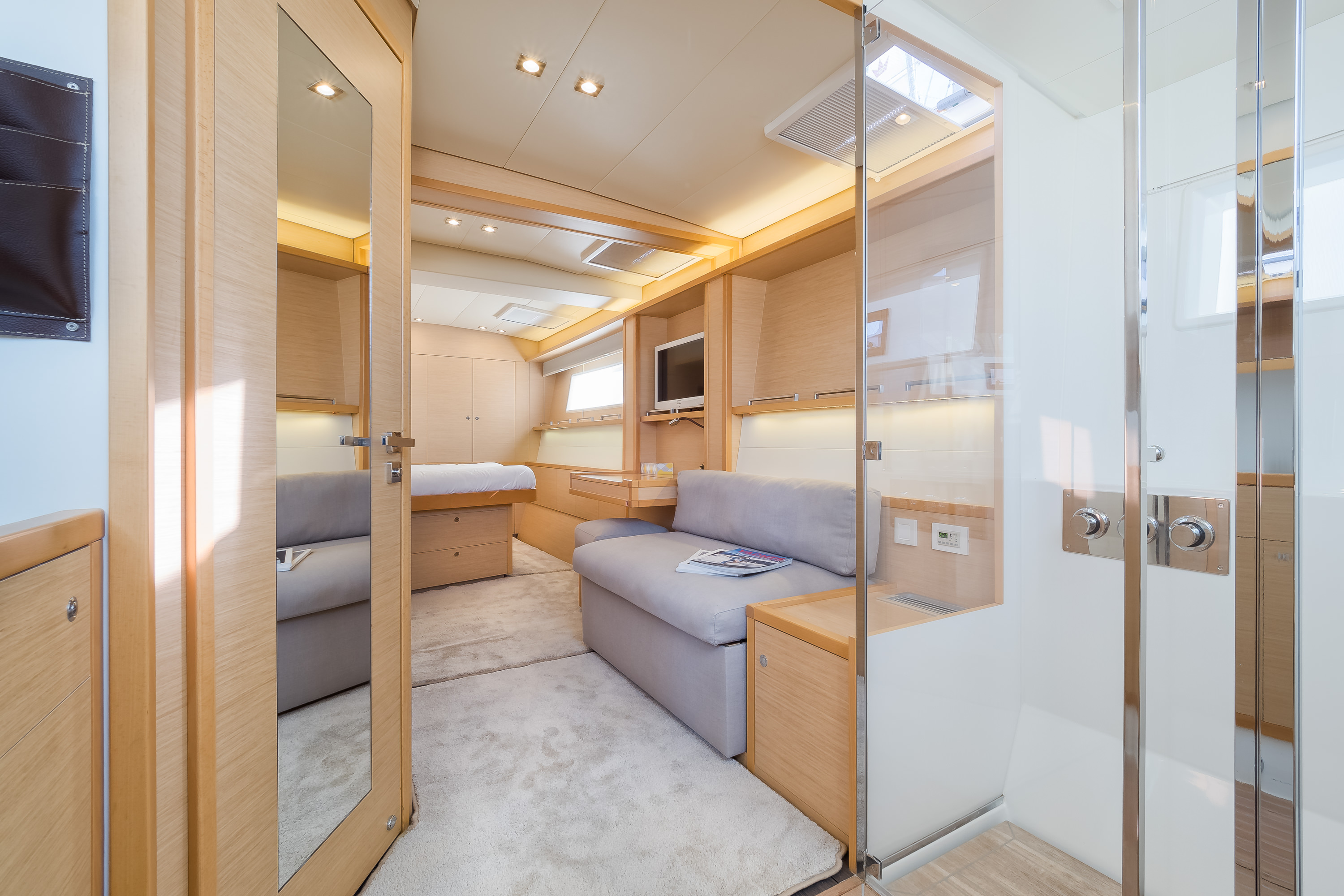 фото Lagoon 620 6