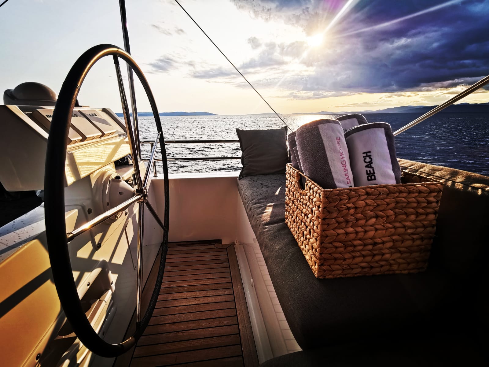 фото Lagoon 620 33