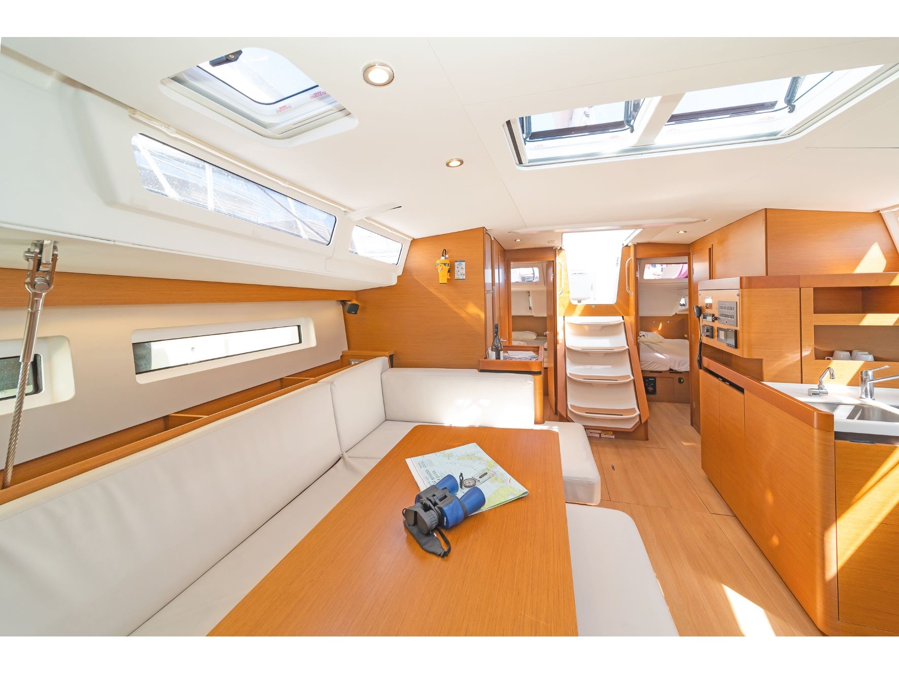 BELLATRIX, Interior image