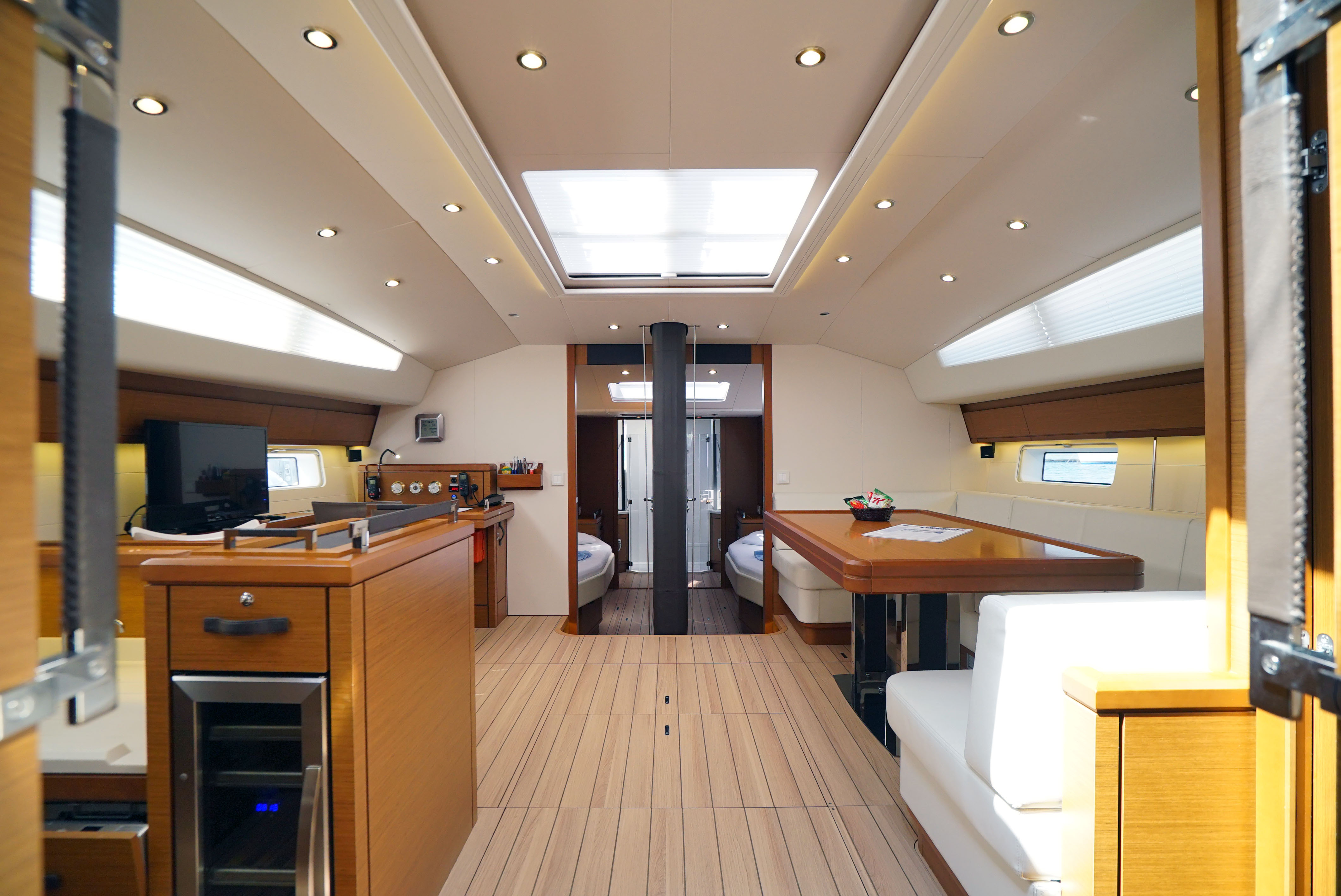 صور Jeanneau 64 1