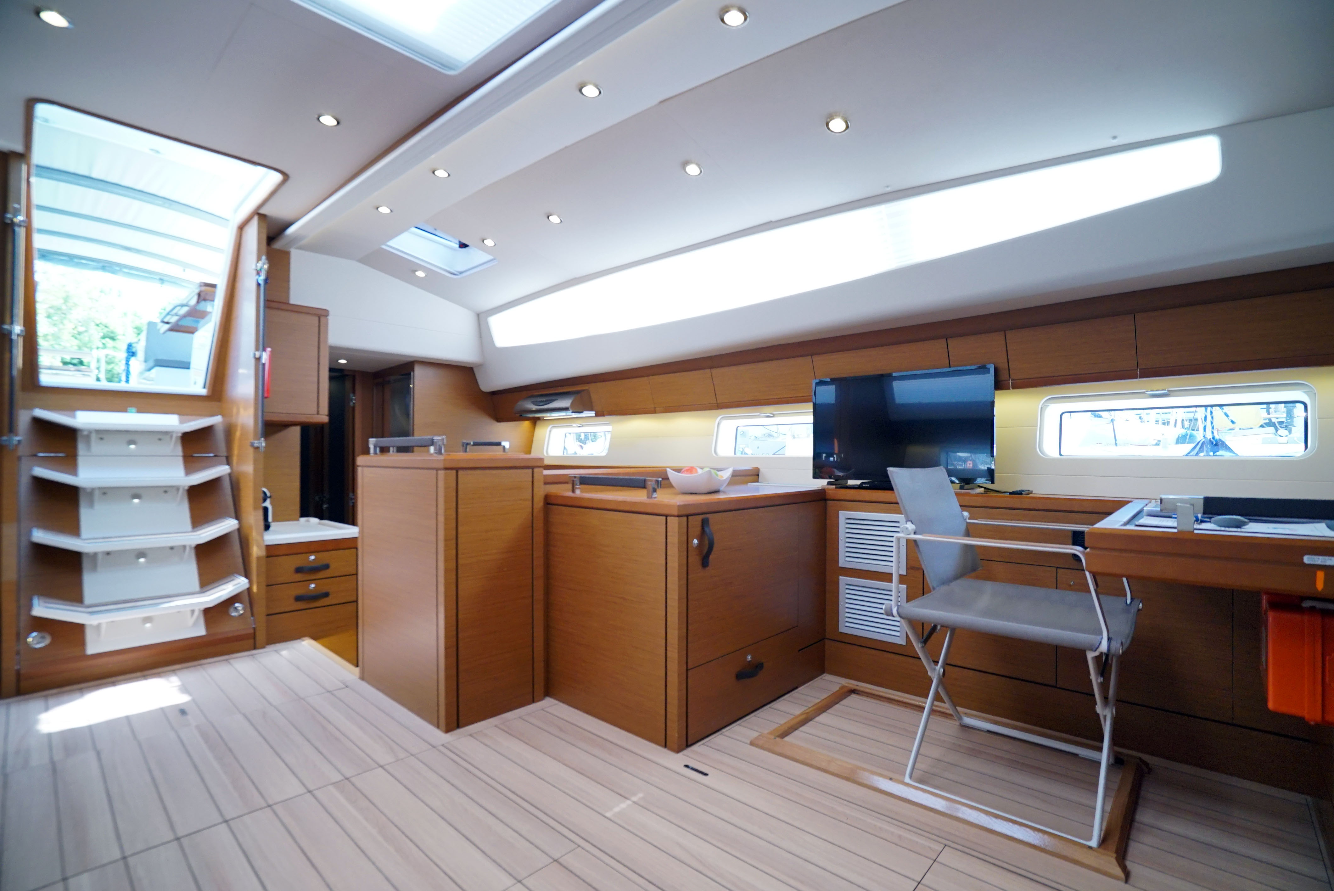 صور Jeanneau 64 3