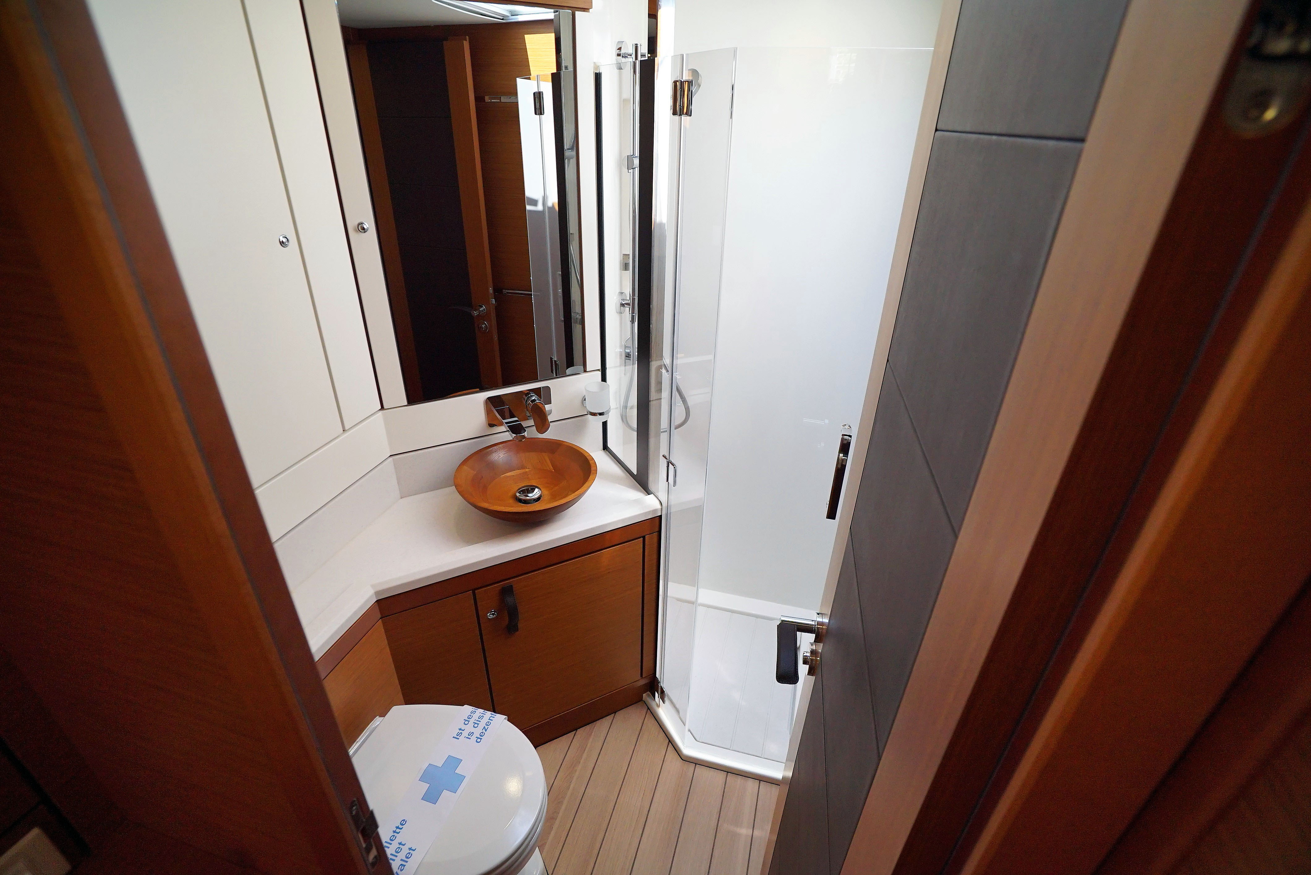 صور Jeanneau 64 8